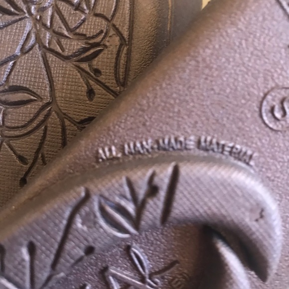 🌈OKA-B Comfy Flip Flops - Picture 4 of 4